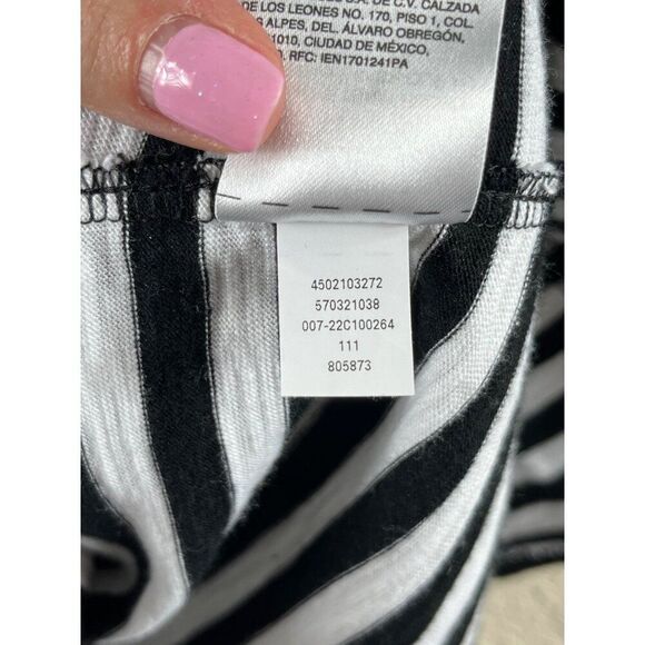Chico's Ultimate Tee Modal Blend Slub High Low Striped Top Size 1 Medium B&W - Picture 11 of 12